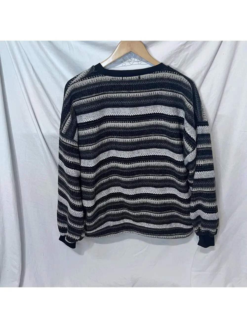 N/A lcale sweater
